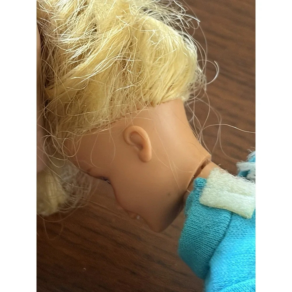 Vintage Mattel Barbie Doll 1966 TNT‎ Body University Blue White Outfit
